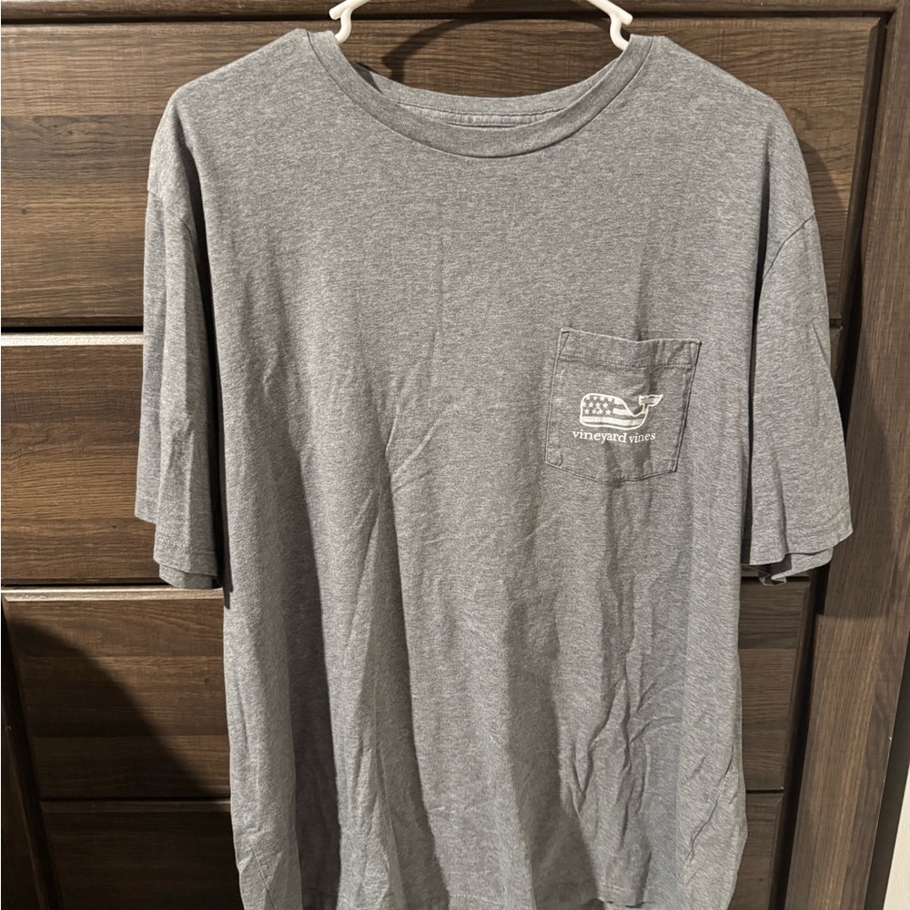 Vineyard Vines Men's Heather Gray Pocket Tee